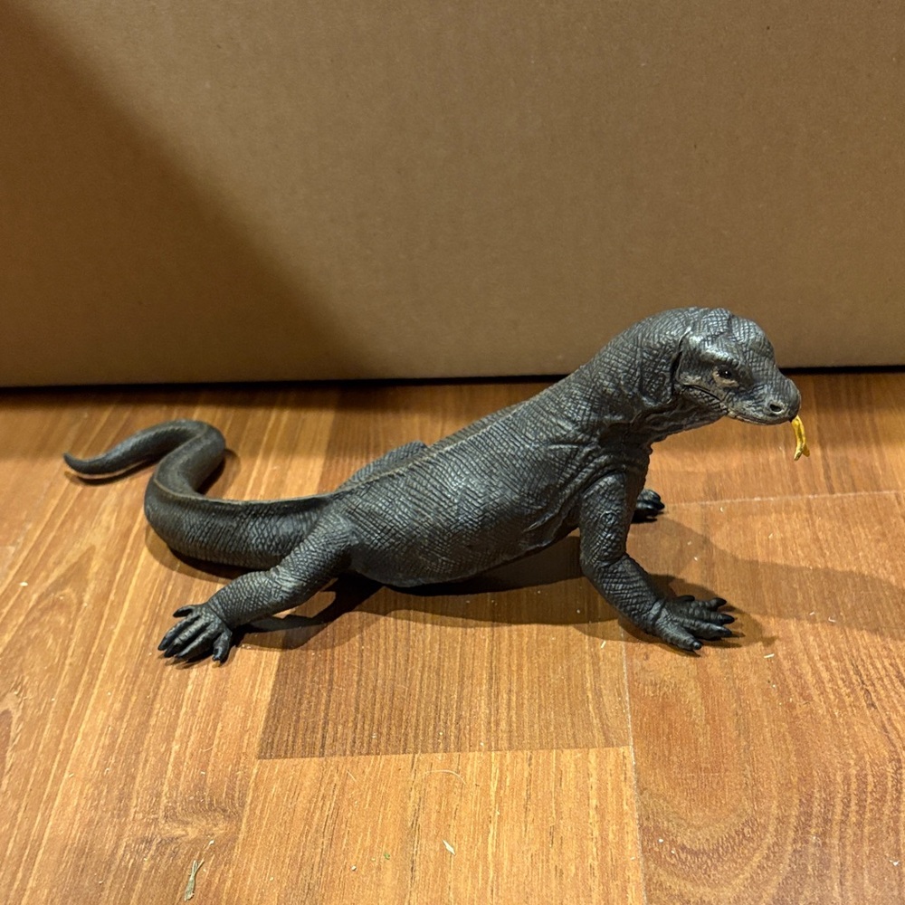 Komodo Dragon Reptile Figure